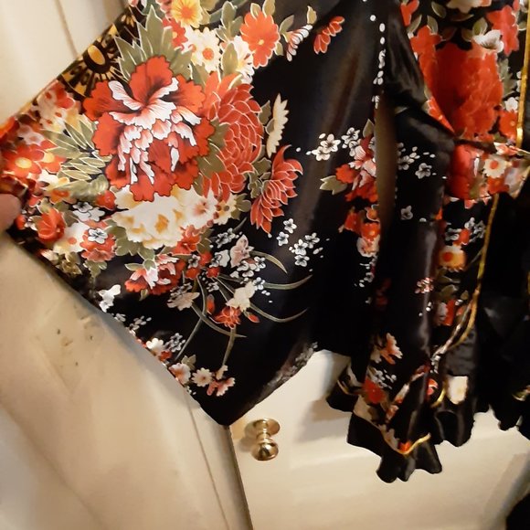 Women's Kimono(no accessories) - Picture 4 of 6